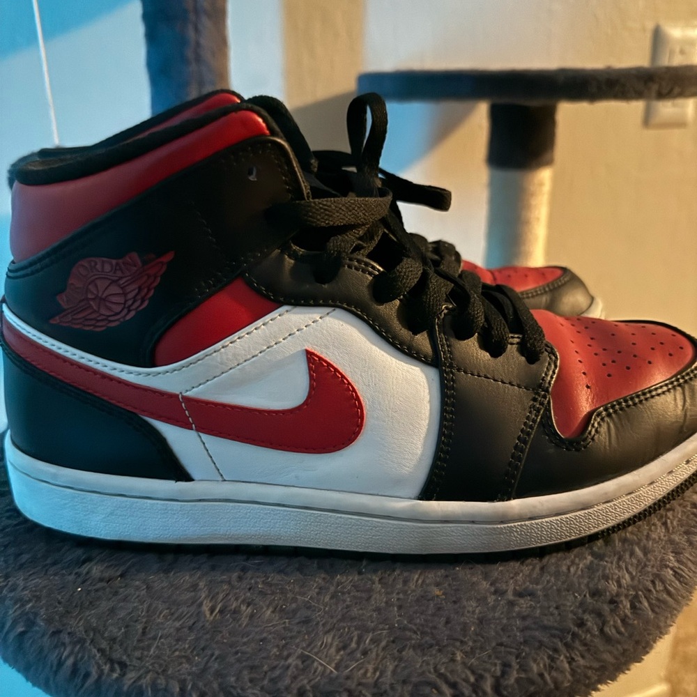 Nike Air Jordan Black Red White Sneakers
